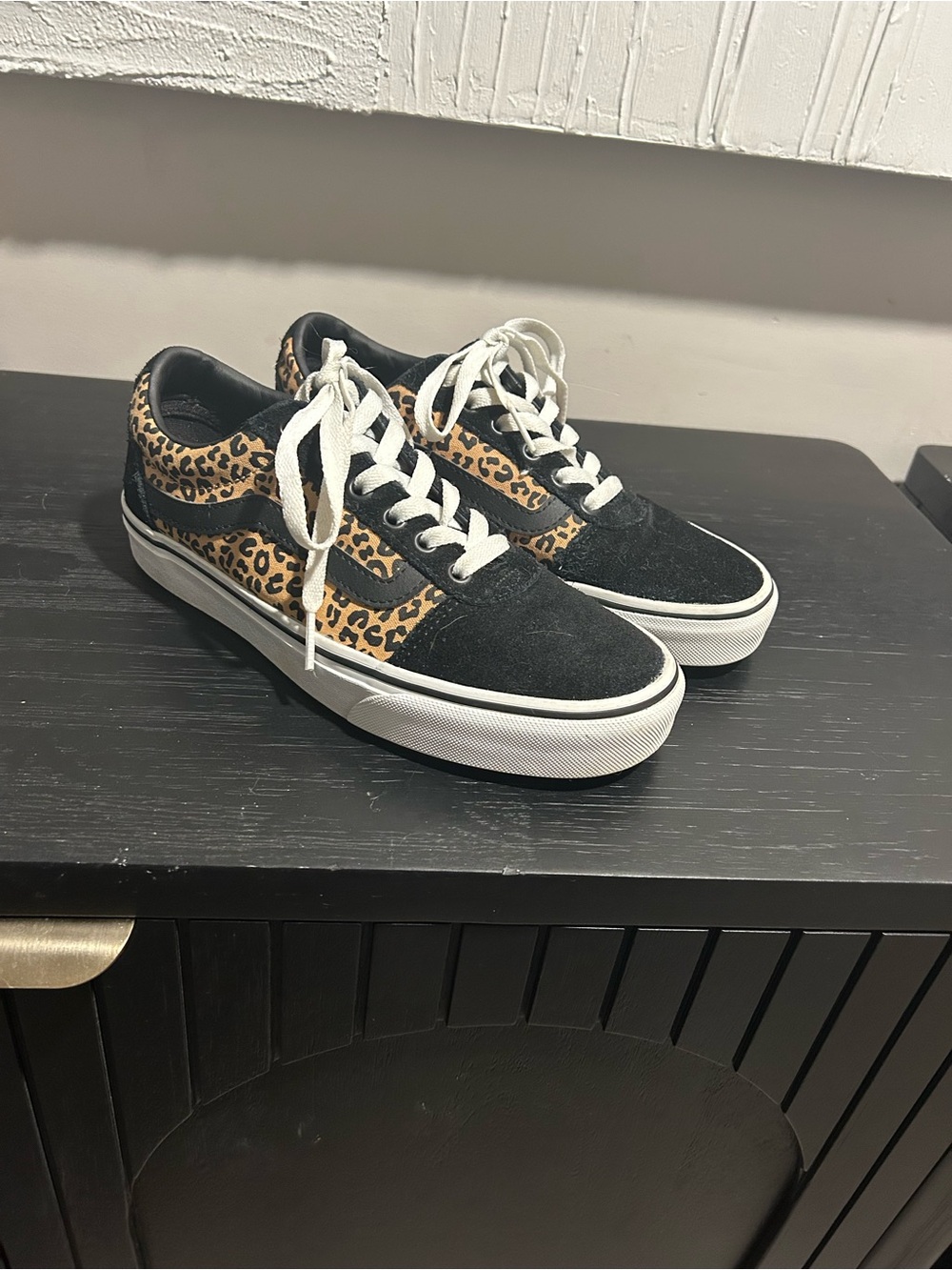 Vans Ward Suede & Canvas Leopard Print Low Top Sneakers - Women's Size 7